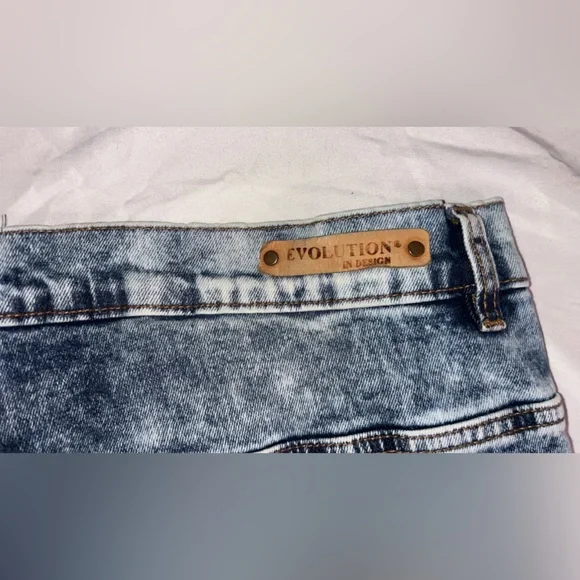 Evolution in Design Mens Size 44 Destroyed Denim Jeans Trashed Medium Dark Wash - Picture 4 of 7